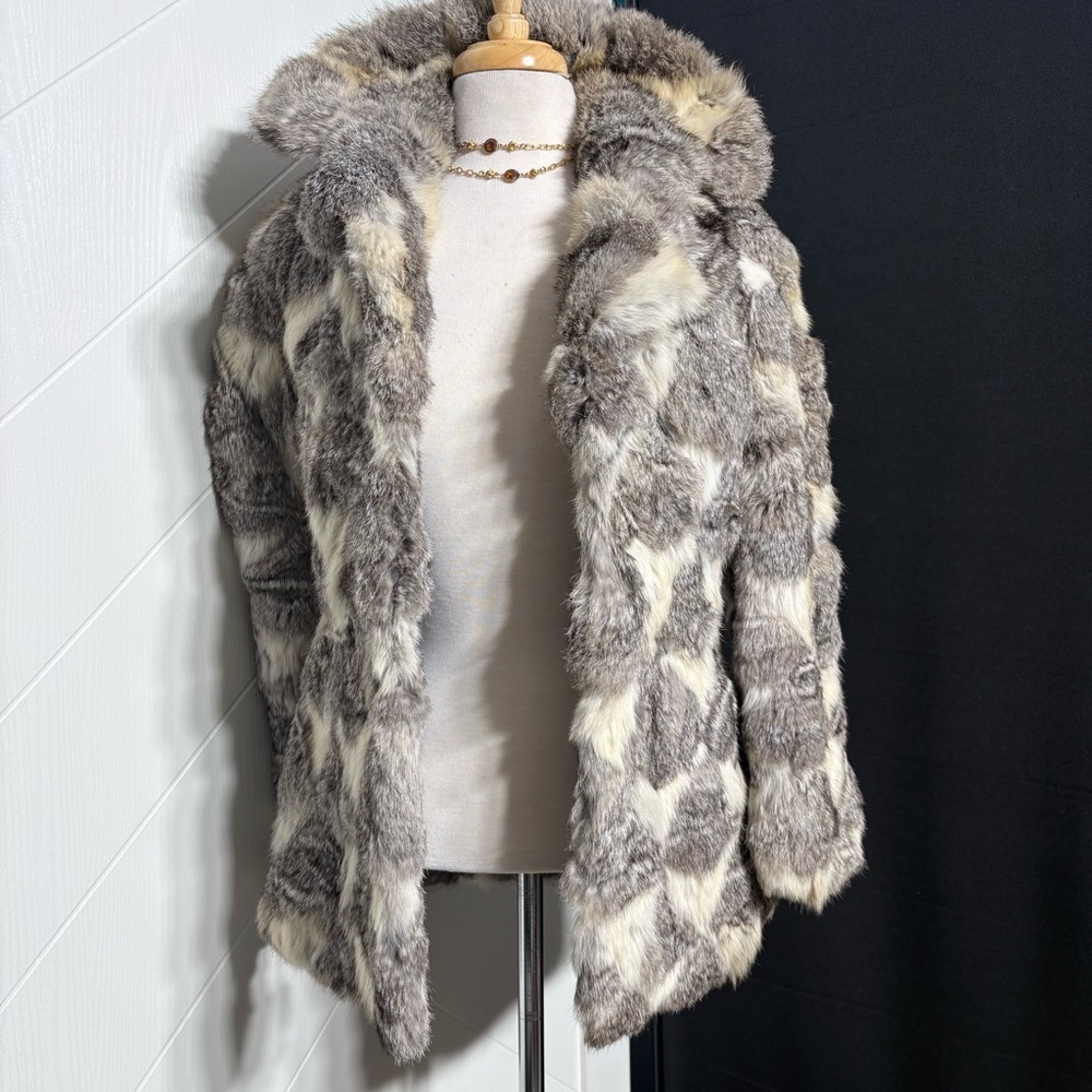 Vintage 70s Golden Swallow 70s White Rabbit Fur Coat Elegant Collar S/M - Picture 9 of 17